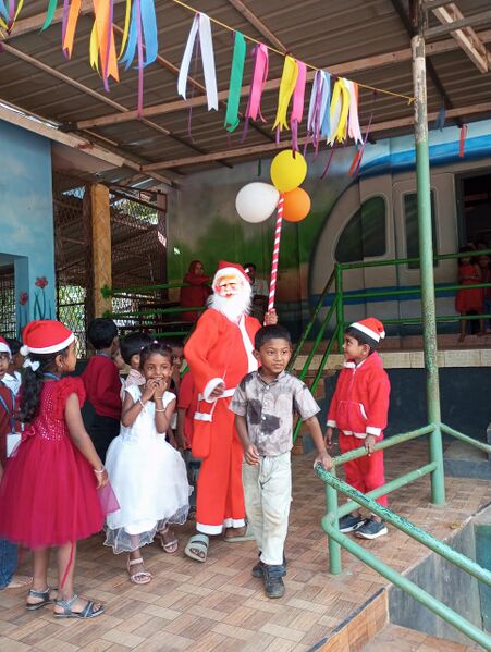 പ്രമാണം:19826 Cristmas 3.jpeg