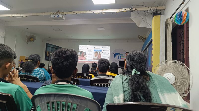 പ്രമാണം:22017 LK AI Awareness class-01.jpg