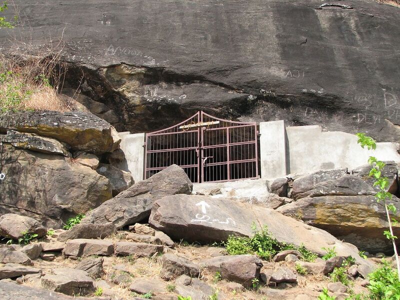 പ്രമാണം:24611.punarjani cave.jpg