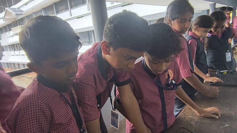 പ്രമാണം:25044 robotic exhibition2.jpg