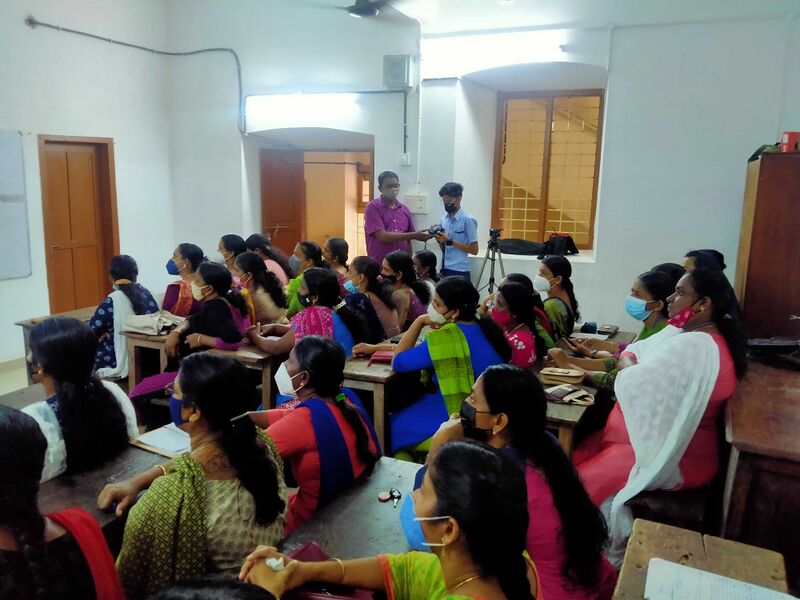 പ്രമാണം:33056 amma 202211.jpg