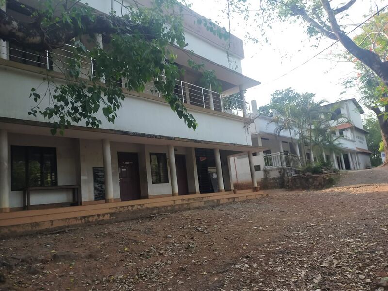 പ്രമാണം:33073 school ppic.jpeg