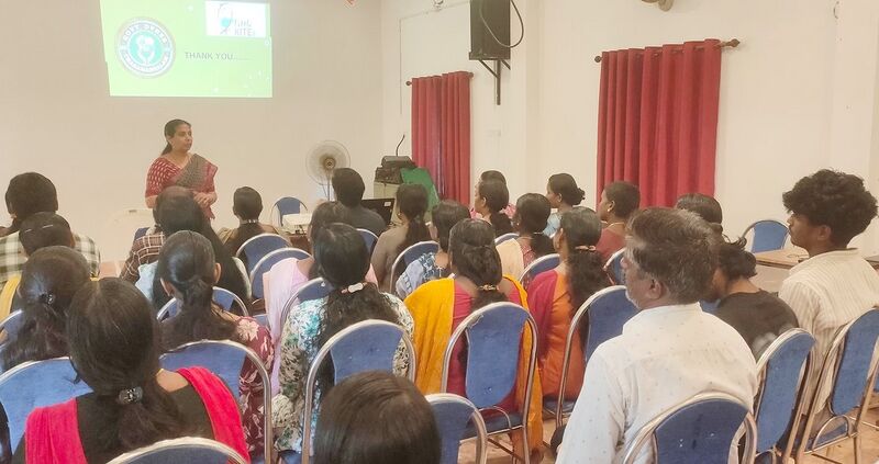 പ്രമാണം:34013LK MEETING25C.jpg