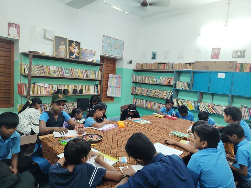 പ്രമാണം:43252 silpasala 2.jpg