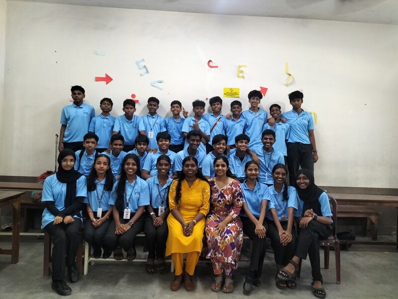 പ്രമാണം:LITTLEKITES 24-27 BATCH.jpg