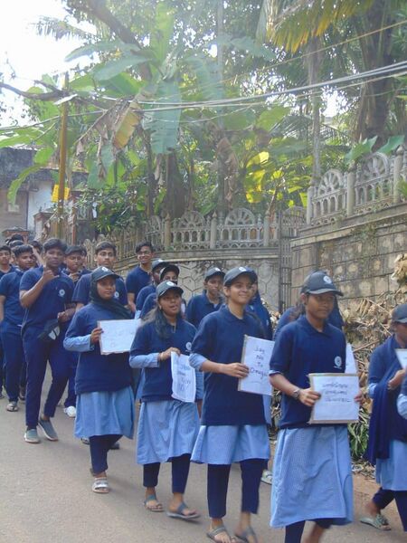 പ്രമാണം:SNTD22 KKD 4711 RALLY80.jpeg