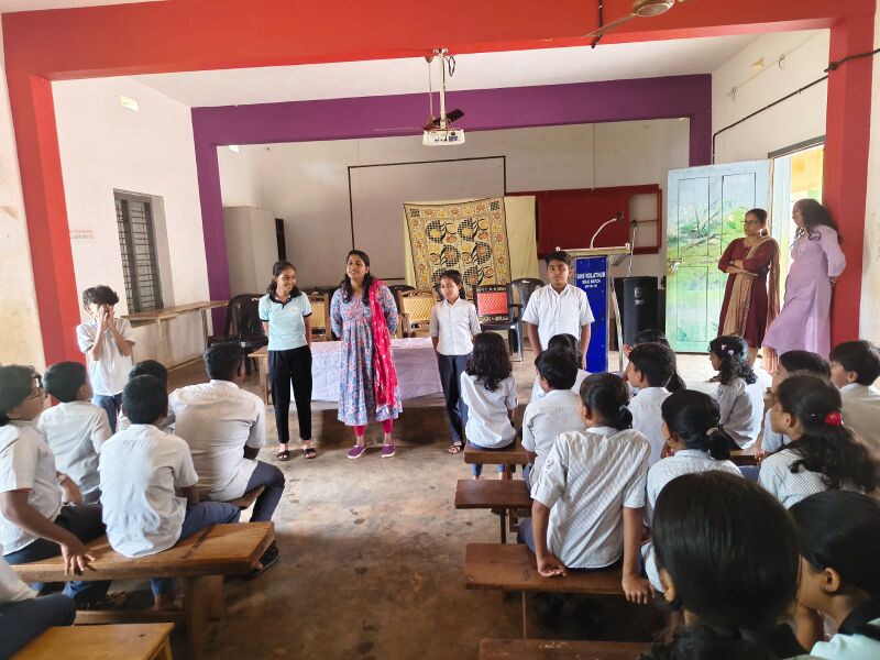 പ്രമാണം:11072 Englishclub-2026.jpg