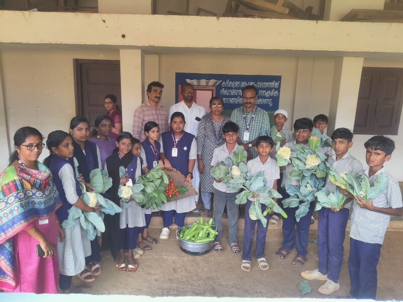 പ്രമാണം:15088 veg vilavedupp 5 24.jpg