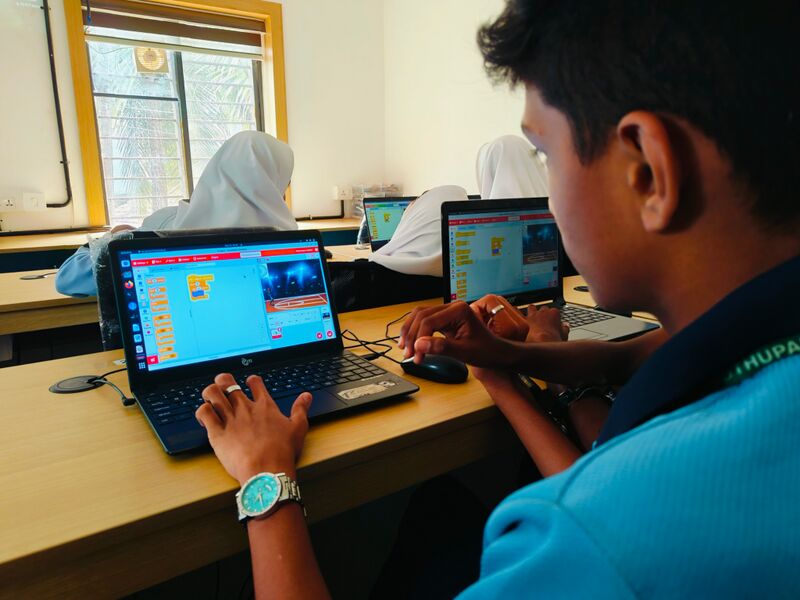 പ്രമാണം:19077 School Camp2 3.jpg