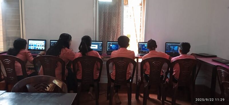 പ്രമാണം:24061 poster.jpg