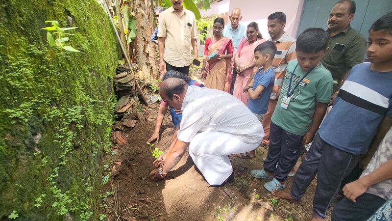 പ്രമാണം:29228 pa11.jpg