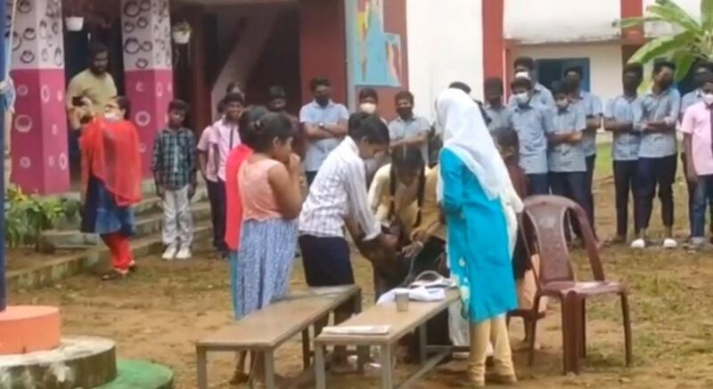 പ്രമാണം:39055 BASHEER4.jpg