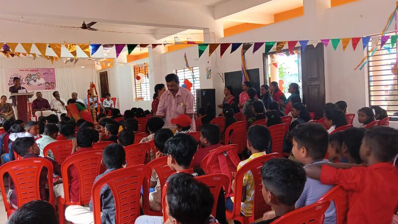 പ്രമാണം:44250 Praveshanolsavam 2025 4.jpg