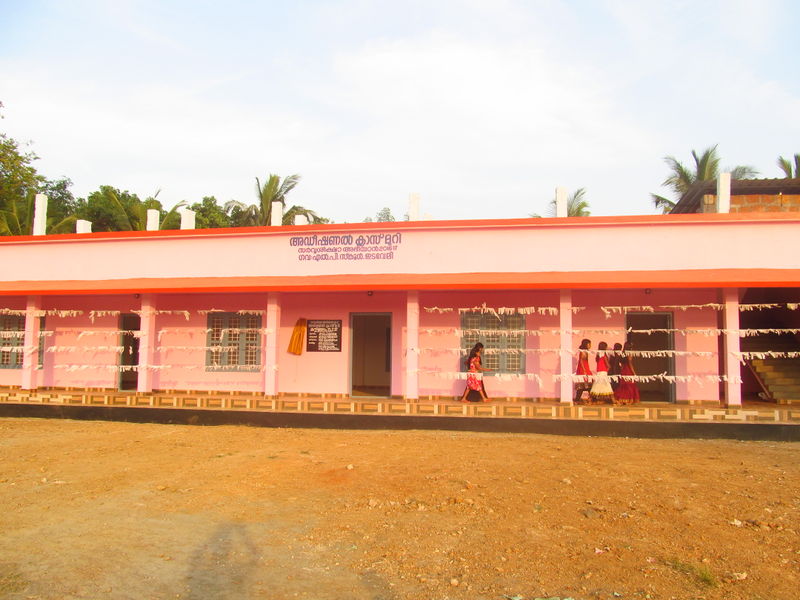 പ്രമാണം:14802 school photo2.JPG