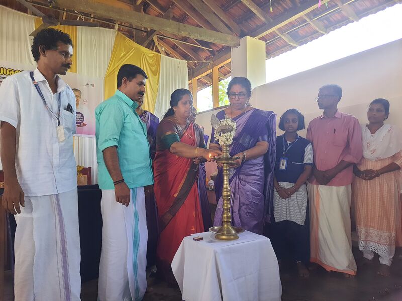 പ്രമാണം:14861 praveshanolsavam.jpg