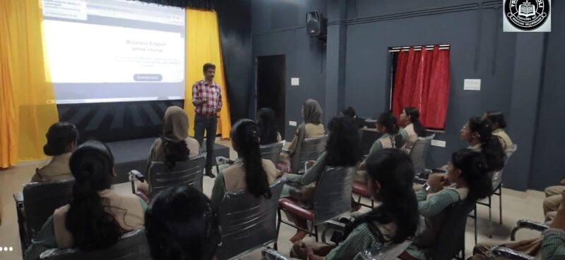 പ്രമാണം:16055 Hitech Smart Theatre.jpeg