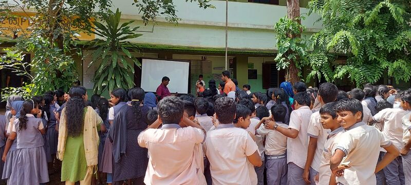 പ്രമാണം:17542 school assembly.jpeg