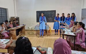 18031 guides reading.jpg