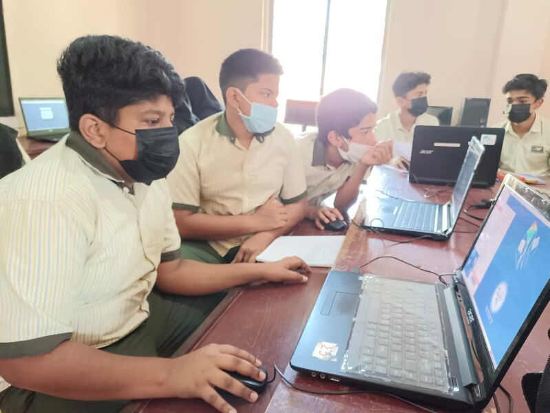 പ്രമാണം:18082 lab2.jpeg