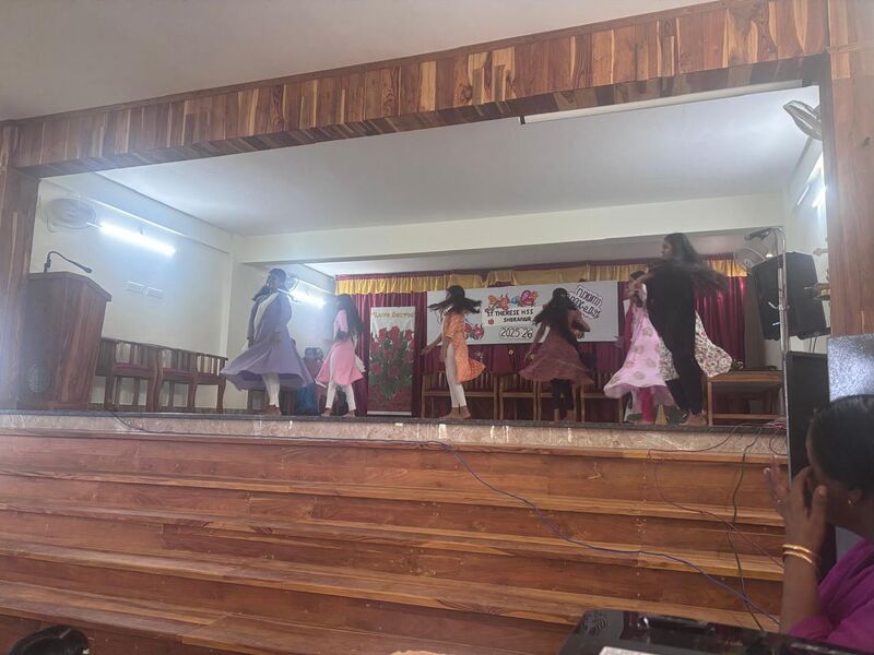 പ്രമാണം:20021 social club.jpeg