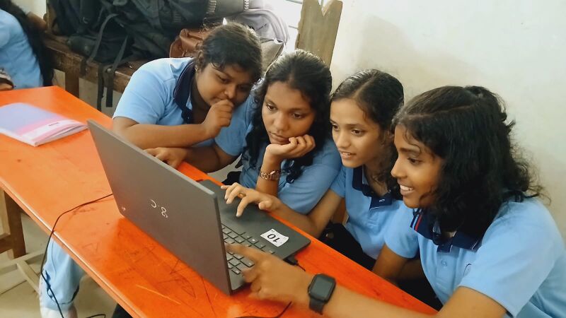 പ്രമാണം:21015 -School camp2025,afternoon session.jpg