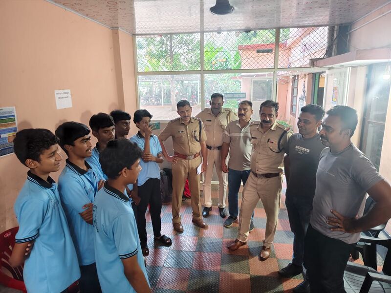 പ്രമാണം:28041 Security System 4.jpg