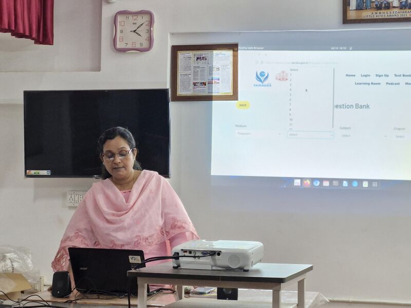 പ്രമാണം:37001-samagra Training-1.jpg