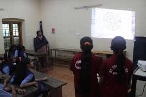 38102-digital pookalam teaching photo lk-1.JPG