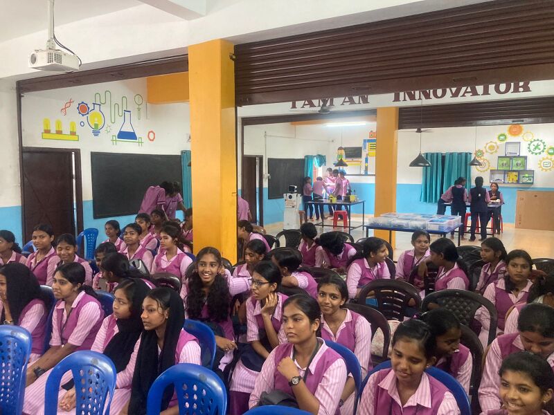 പ്രമാണം:BS25 IJK 23048.jpg