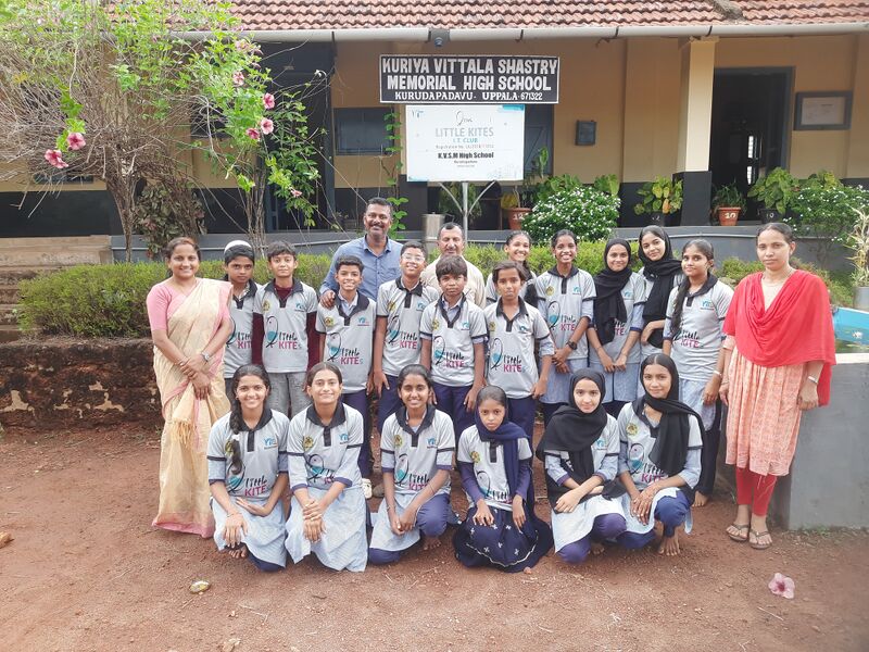 പ്രമാണം:11012 little kites.jpg