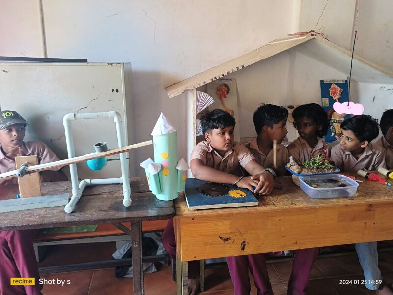 പ്രമാണം:19544 HIGHTECH.jpg