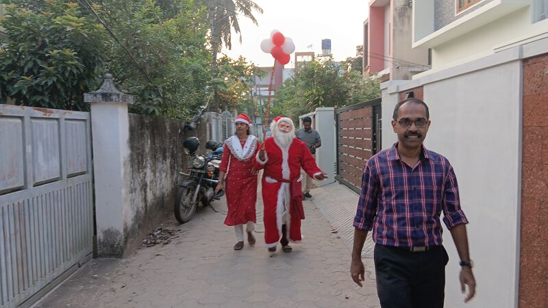 പ്രമാണം:35052 carol 5.jpg