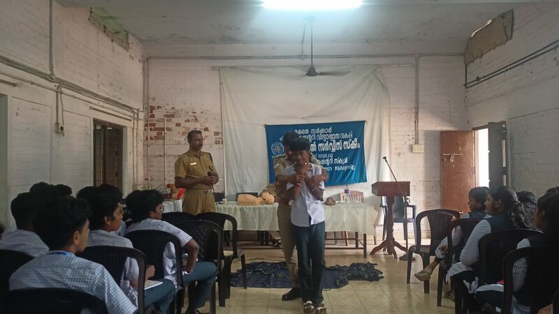 പ്രമാണം:36035 FR2.jpg