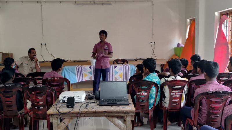 പ്രമാണം:42085 unarv 1.jpg