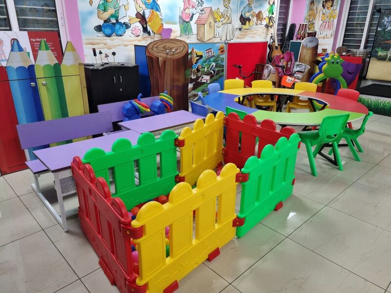 പ്രമാണം:43335-Pre Primary class room.jpg