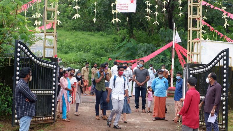 പ്രമാണം:BS 6 12058.JPG