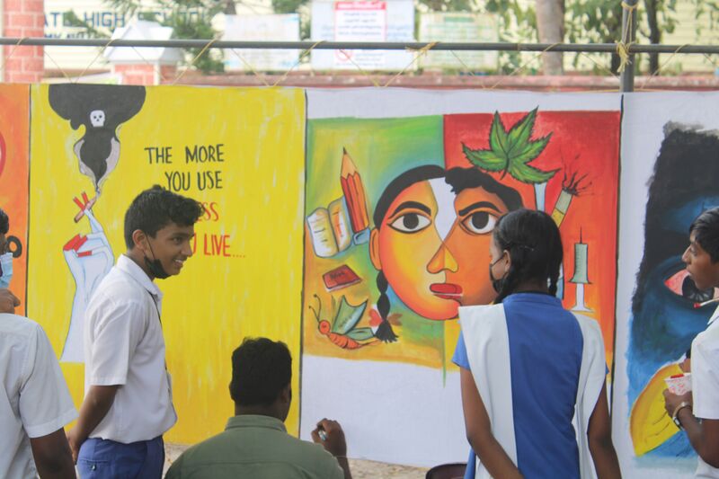 പ്രമാണം:Lahari banner 35052 22 (12).JPG