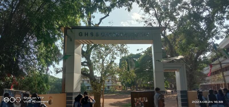 പ്രമാണം:My school @ cheruthuruthy.jpeg
