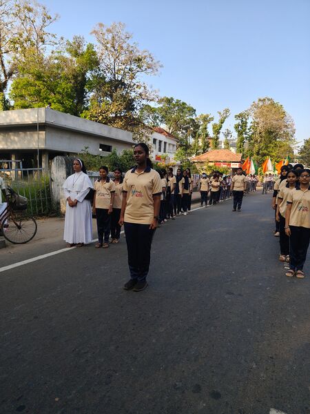 പ്രമാണം:Republic pared.jpg