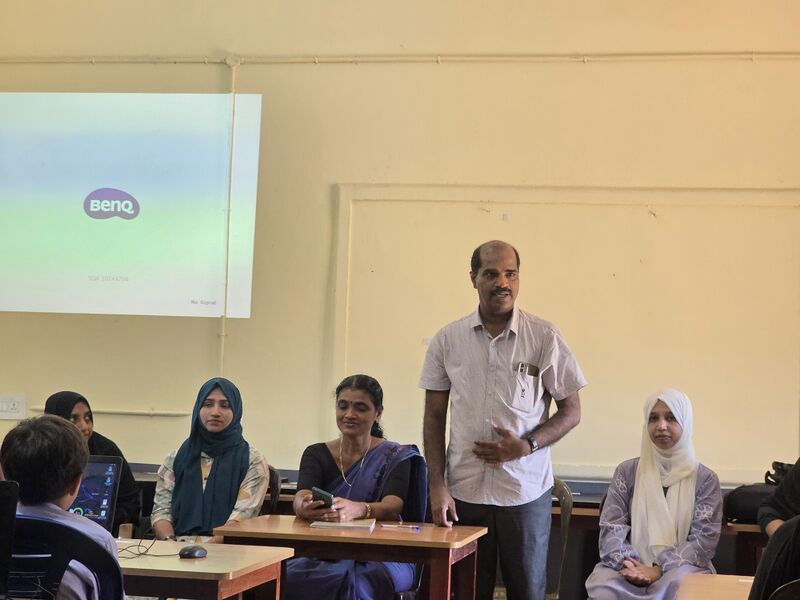 പ്രമാണം:12040 lk camp2024batch.jpg