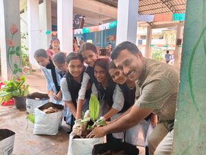 12069 veg gardern5.jpg