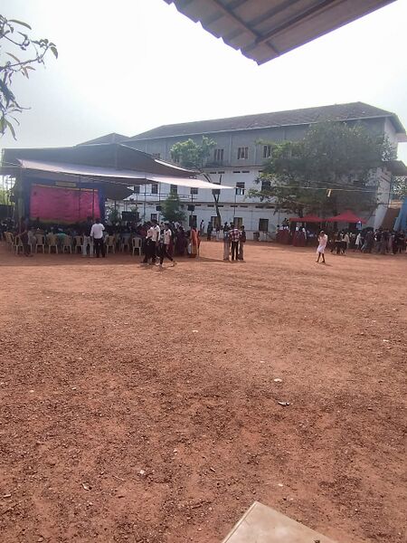 പ്രമാണം:14028 school building.jpeg