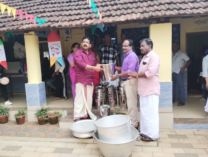 പ്രമാണം:21446 school Pic 4.jpeg