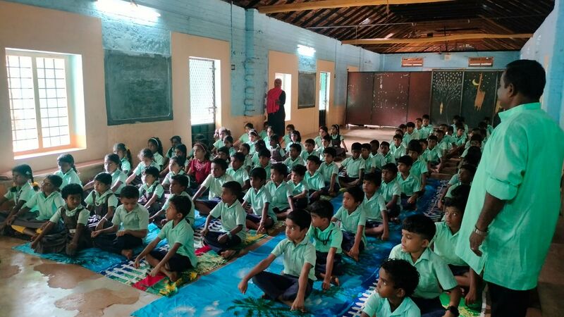 പ്രമാണം:21843 yoga class.jpg