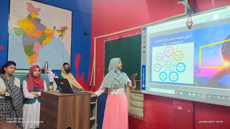 പ്രമാണം:25007-EKM-LKCS22-5 - headmistress aluva.jpg