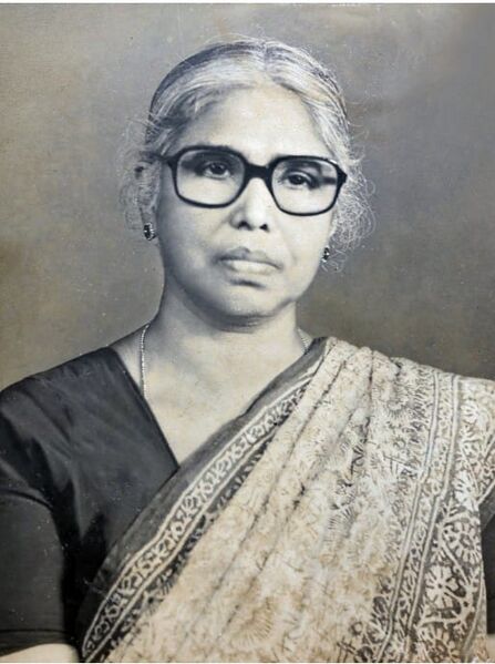 പ്രമാണം:26058 hmmary.jpg