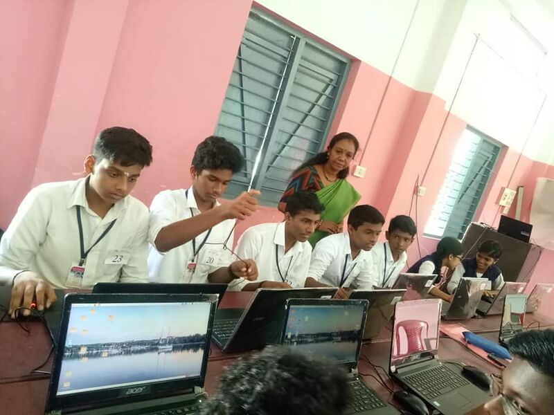 പ്രമാണം:42019 m8.jpg