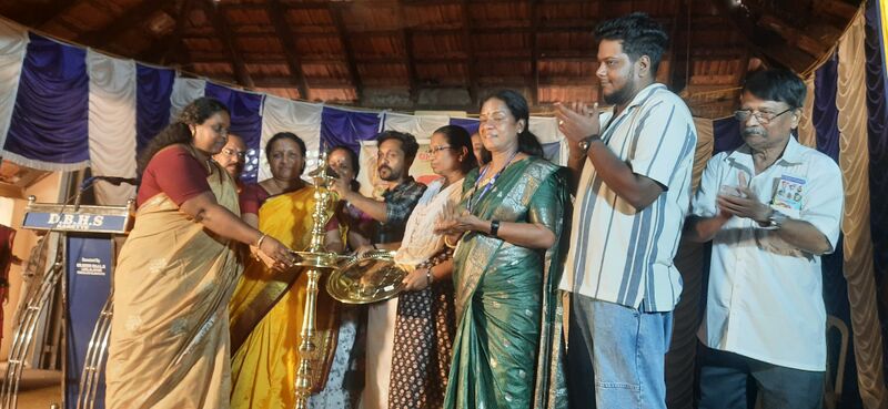 പ്രമാണം:42056 DBHS CENTOFF 2025.jpg