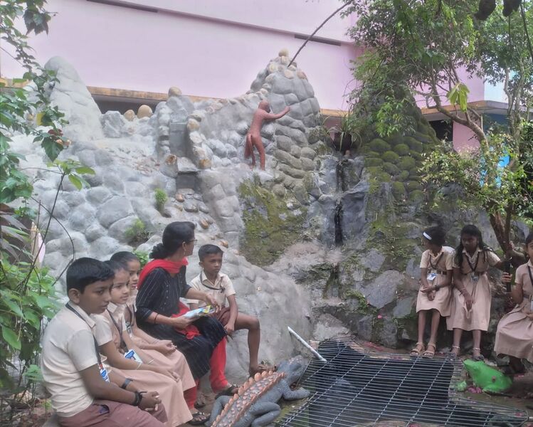 പ്രമാണം:42564 song.jpg