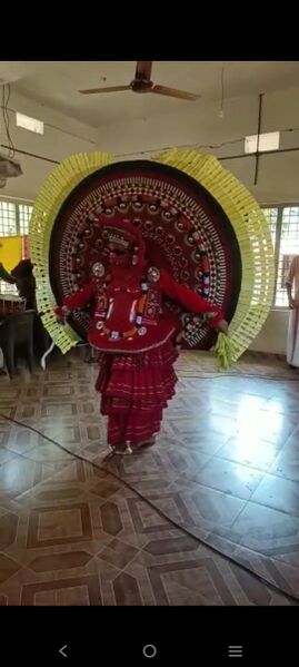 പ്രമാണം:48550theyyam.jpg